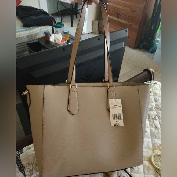 Michael Kors purse with matching wallet - Picture 12 of 13